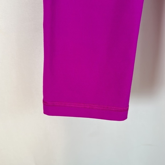 Victoria’s Secret Sexy Sport Purple Knockout Crop Leggings - Picture 4 of 9